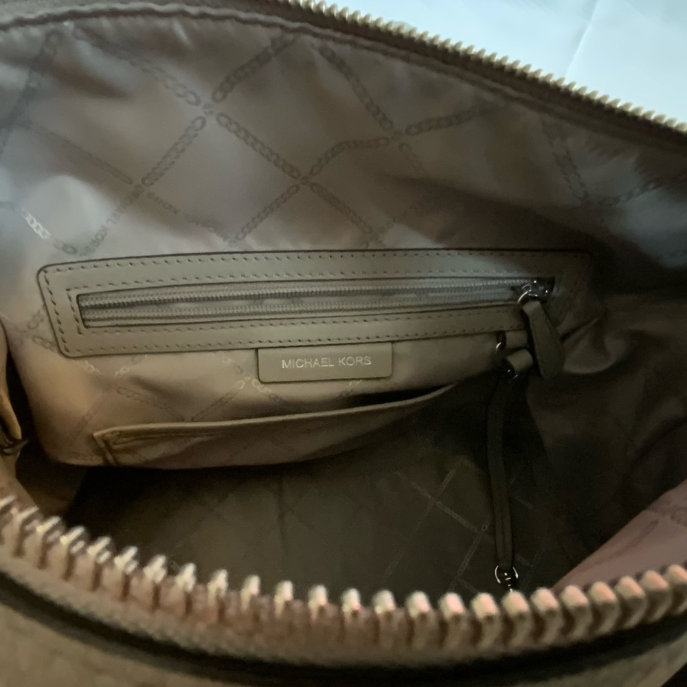 Michael Kors Pebble Leather Large Crosby - Picture 10 of 16